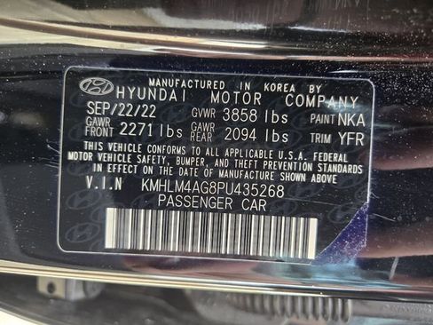 Used 2023 Hyundai Elantra SEL w/ Preferred Accessory Package image 28