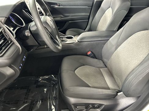 Used 2021 Toyota Camry LE image 20