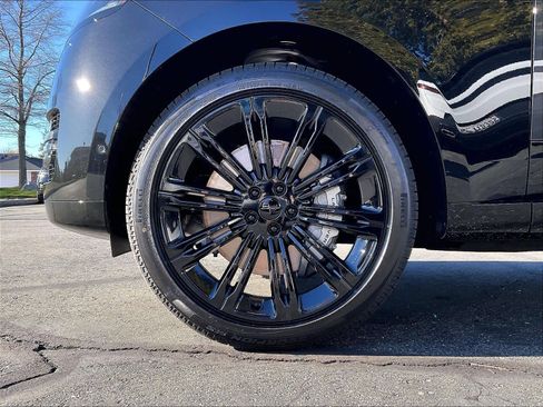 New 2026 Land Rover Range Rover SE image 14