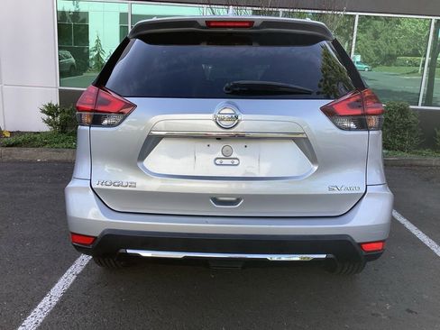 Used 2017 Nissan Rogue SV AWD/4WD image 19