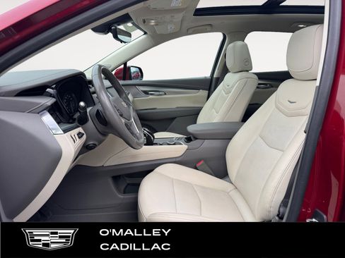 Used 2023 Cadillac XT5 Premium Luxury w/ Technology Package image 10