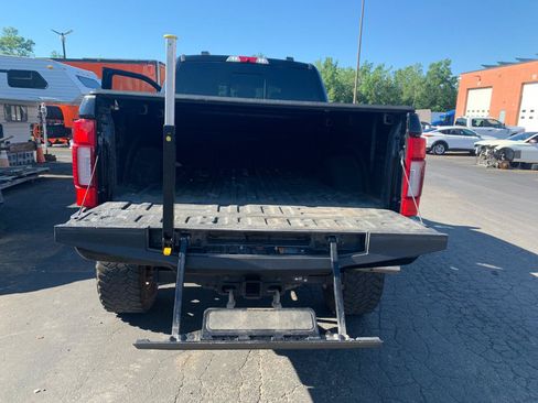 Used 2022 Ford F350 Platinum w/ Tremor Off-Road Package AWD/4WD image 19