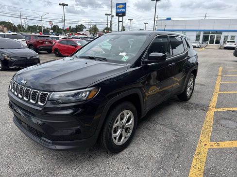 Used 2025 Jeep Compass Sport AWD/4WD image 4