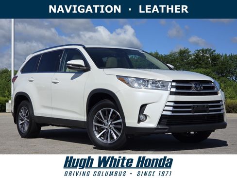Used 2019 Toyota Highlander XLE AWD/4WD image 1