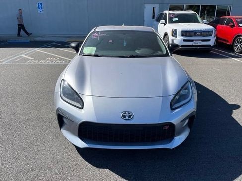 Used 2023 Toyota GR86 RWD image 1