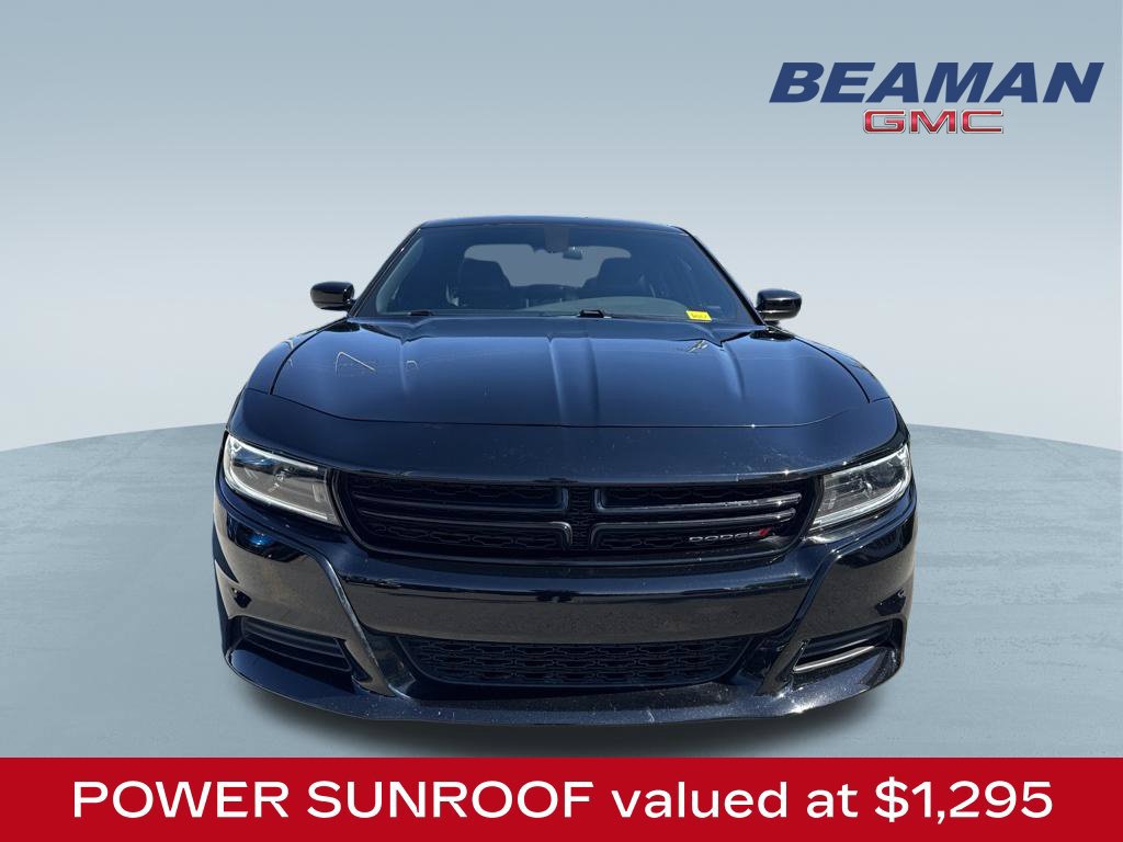 Used 2022 Dodge Charger SXT w/ Leather Interior Group RWD image 2