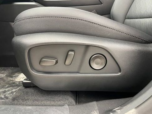 New 2026 Chevrolet Equinox LT AWD/4WD image 9