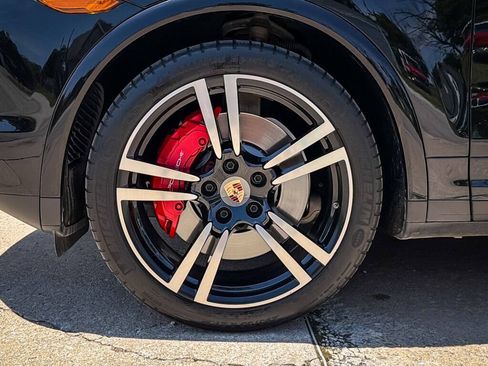Used 2014 Porsche Cayenne Turbo S AWD/4WD image 5