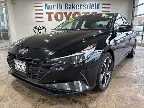 Used 2023 Hyundai Elantra Limited image 6