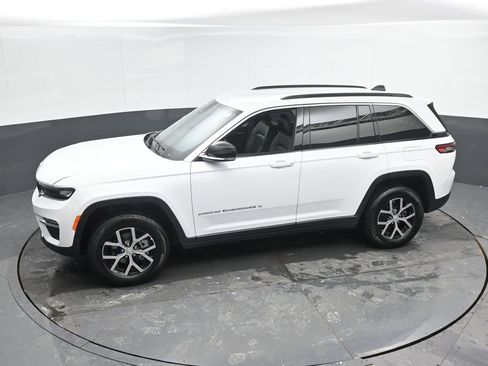 Used 2025 Jeep Grand Cherokee Limited image 43