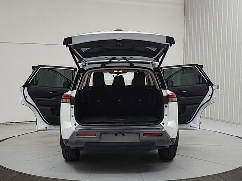 New 2026 Nissan Pathfinder SL FWD image 14