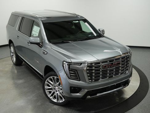 New 2026 GMC Yukon XL Denali w/ Denali Reserve Package AWD/4WD image 51