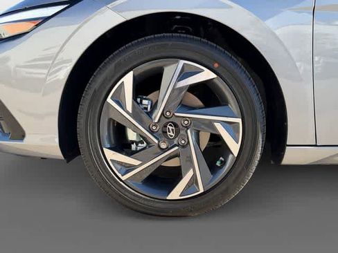 New 2026 Hyundai Elantra Limited image 9