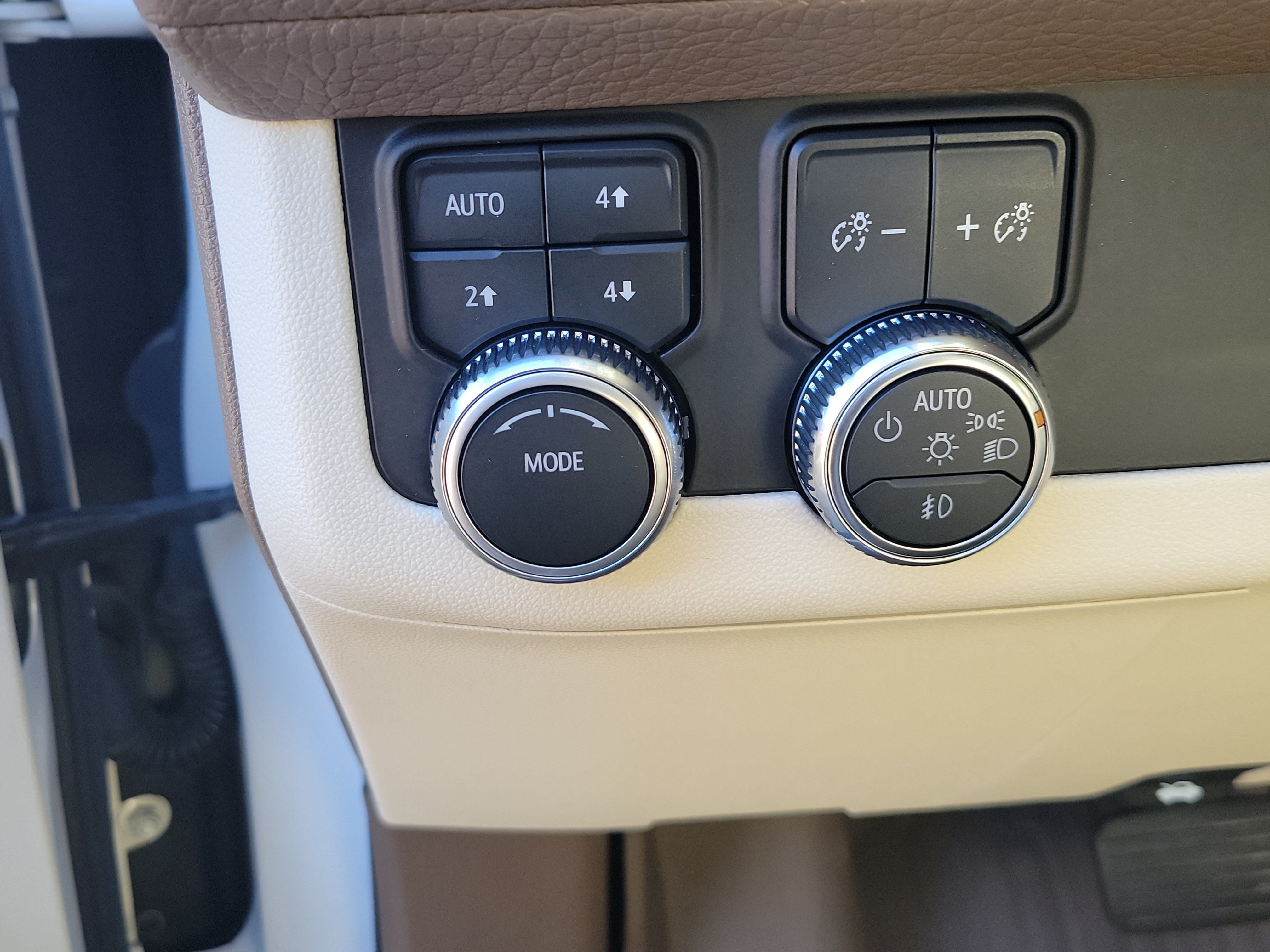 Used 2022 GMC Yukon Denali AWD/4WD image 31