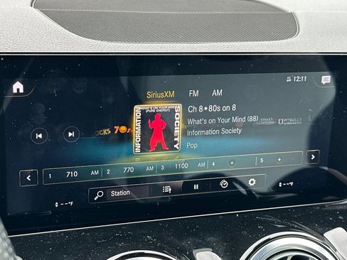 Used 2022 Mercedes-Benz GLB 35 AMG 4MATIC image 22