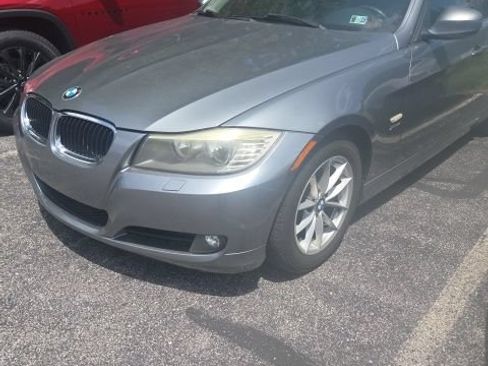 Used 2010 BMW 328i xDrive Sedan AWD/4WD image 2