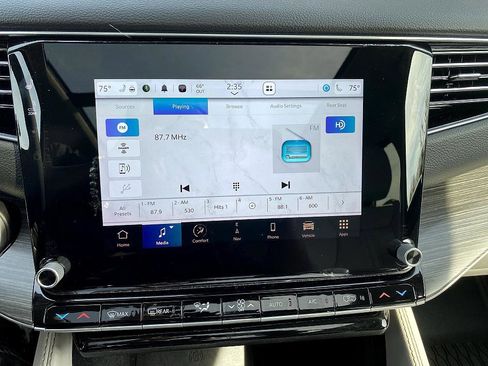 Used 2024 Jeep Wagoneer L Series III w/ Premium Group I image 17