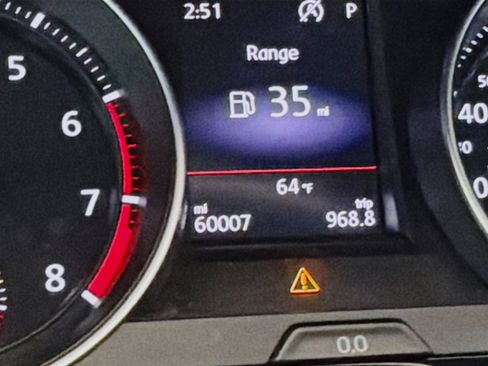 Used 2019 Volkswagen Golf 4-Door FWD image 8