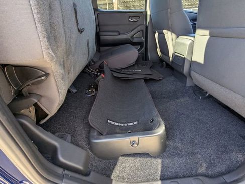 Used 2022 Nissan Frontier SV w/ Technology Package image 19