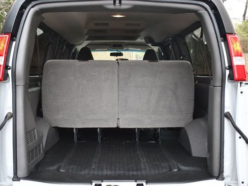 Used 2022 Chevrolet Express 3500 LS image 10