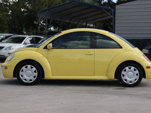 Used 2005 Volkswagen Beetle GL FWD image 3