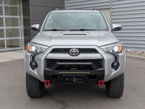 Used 2018 Toyota 4Runner TRD Off-Road Premium AWD/4WD image 9