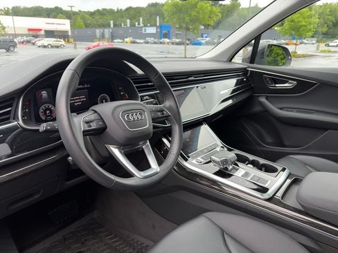 Used 2023 Audi Q7 2.0T Premium w/ Convenience Package AWD/4WD image 11