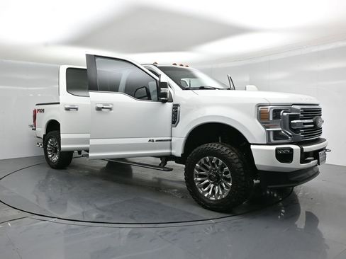Used 2022 Ford F350 Limited w/ FX4 Off-Road Package AWD/4WD image 32