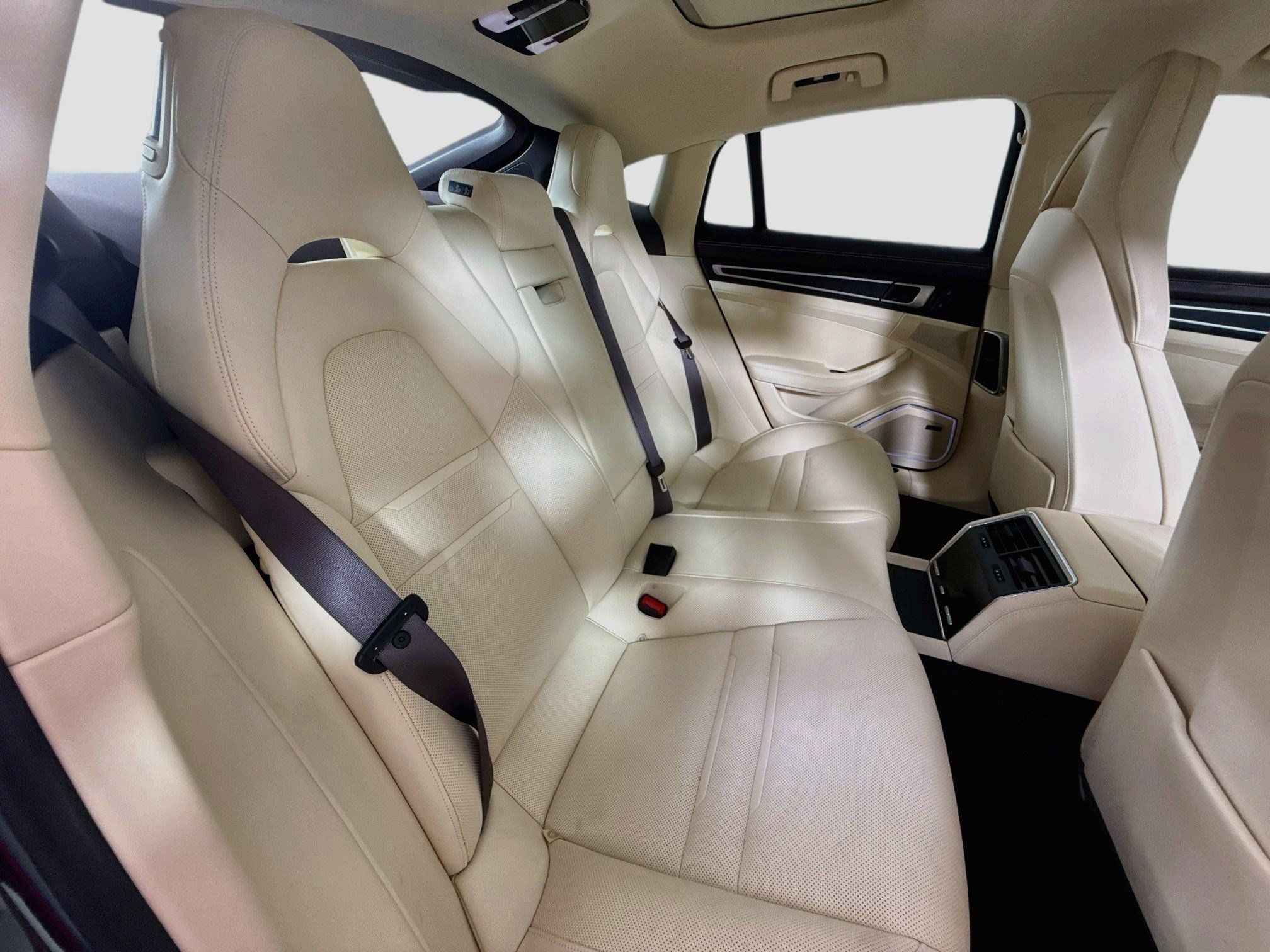Used 2023 Porsche Panamera 4 Platinum Edition AWD/4WD image 26
