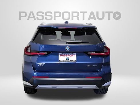 Used 2025 BMW X1 xDrive28i w/ Convenience Package AWD/4WD image 3