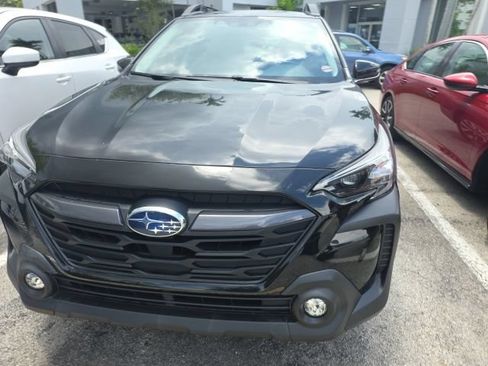 Used 2024 Subaru Outback Premium AWD/4WD image 2