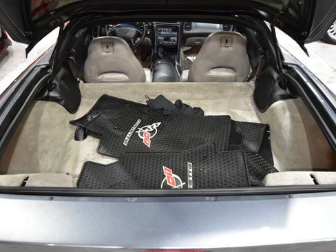 Used 2004 Chevrolet Corvette Coupe w/ Roof Package RWD image 33