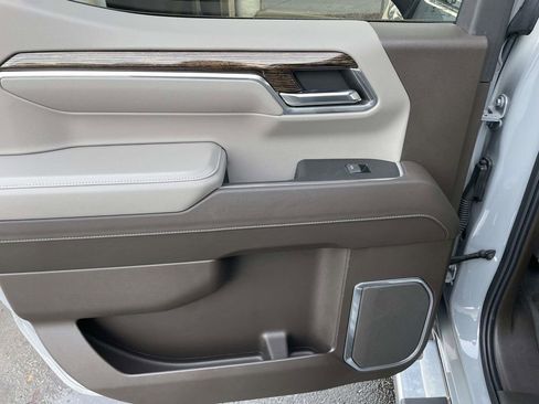 Used 2024 GMC Sierra 1500 SLE image 22