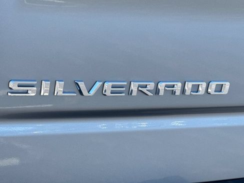 Used 2023 Chevrolet Silverado 1500 High Country w/ High Country Premium Package AWD/4WD image 49