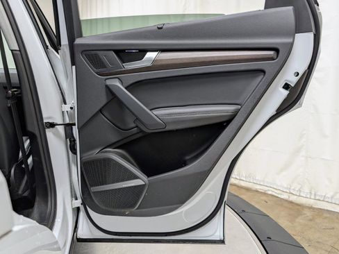 Used 2023 Audi Q5 e Premium Plus w/ Premium Plus Package image 24