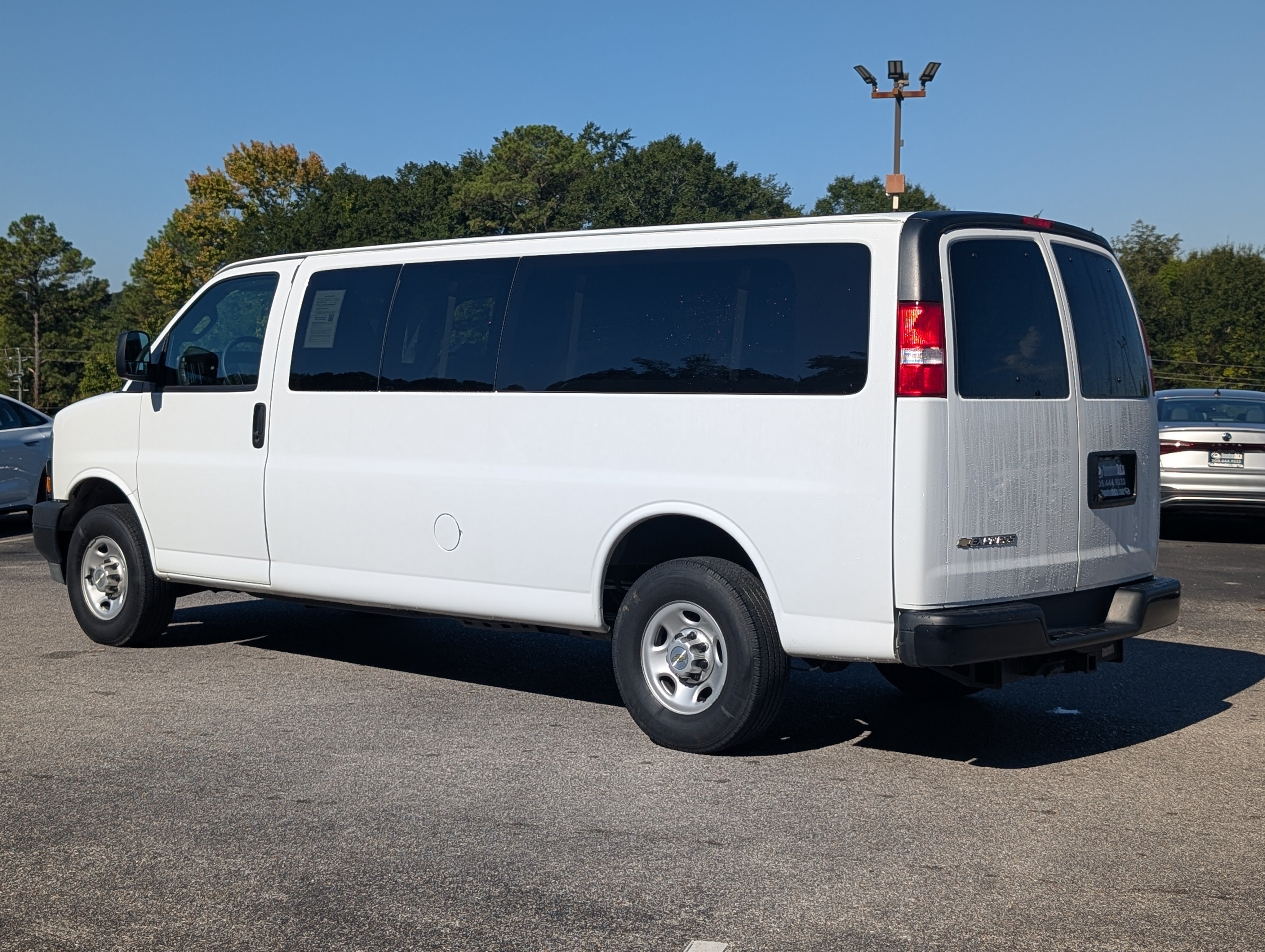 Used 2024 Chevrolet Express 3500 LS RWD image 7