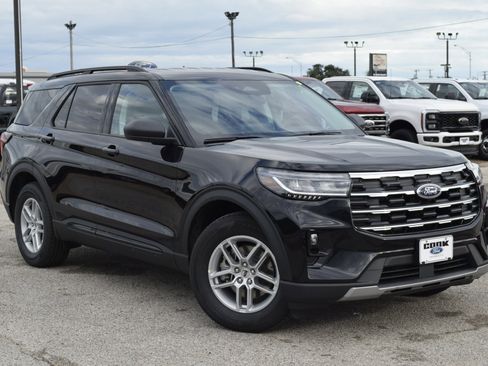 New 2026 Ford Explorer Active image 3