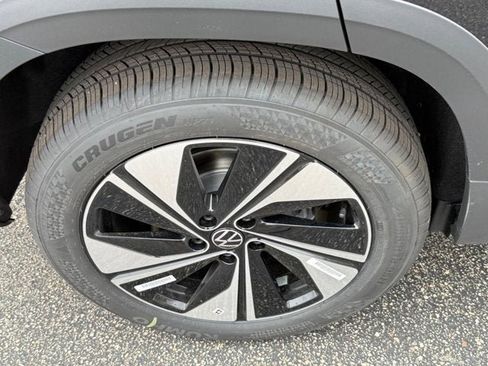 New 2026 Volkswagen Taos SE AWD/4WD image 4