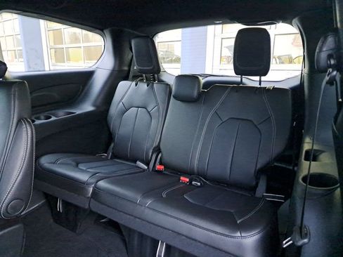 New 2026 Chrysler Pacifica Select image 13