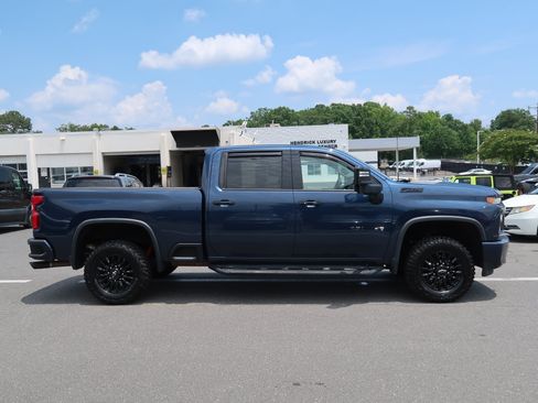 Used 2022 Chevrolet Silverado 2500 LTZ w/ LTZ Plus Package AWD/4WD image 11