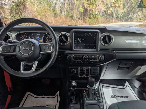 Used 2023 Jeep Wrangler Sahara w/ Cold Weather Group image 13