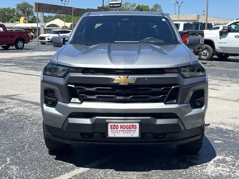 Used 2023 Chevrolet Colorado LT w/ LT Convenience Package II AWD/4WD image 10