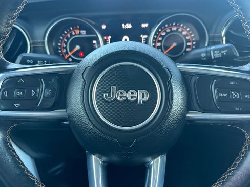 Used 2022 Jeep Gladiator Overland image 23