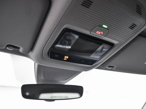 Used 2024 Volkswagen Atlas SE image 19