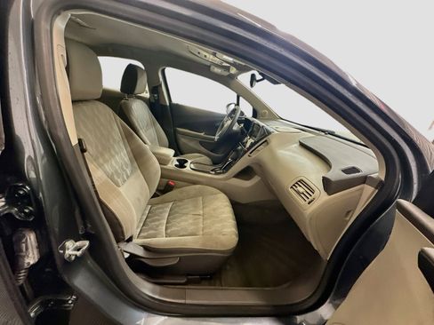 Used 2013 Chevrolet Volt FWD image 30