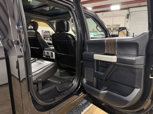 Used 2020 Ford F250 Lariat w/ Lariat Ultimate Package AWD/4WD image 17