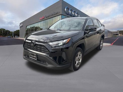 Used 2022 Toyota RAV4 XLE image 1