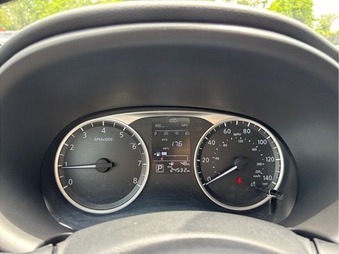 Used 2019 Nissan Kicks S FWD image 17