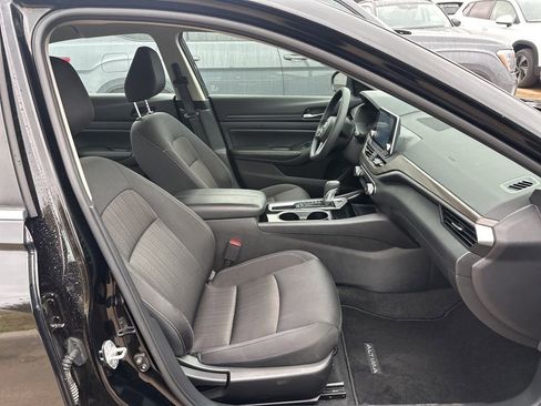 Used 2024 Nissan Altima 2.5 SV image 22