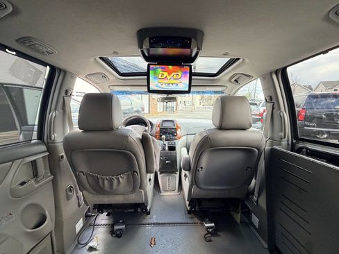 Used 2010 Toyota Sienna XLE Limited image 51